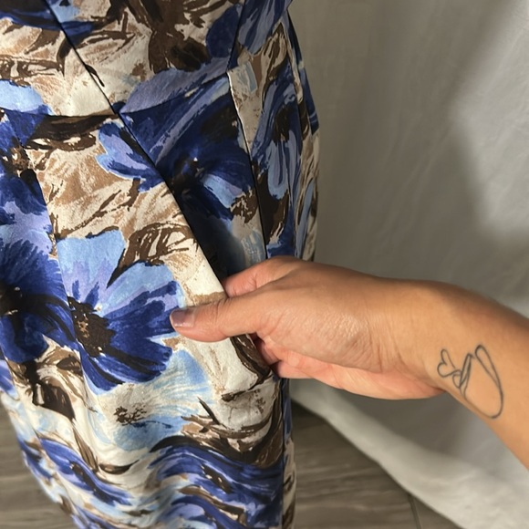 Banana Republic Floral Dress - Scoop Neck | Size 4 | Elegant Print - Picture 3 of 8